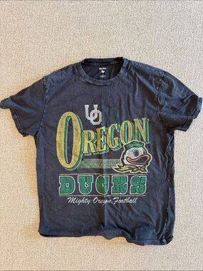 Hollister Oregon Ducks relaxed for Tee - size L